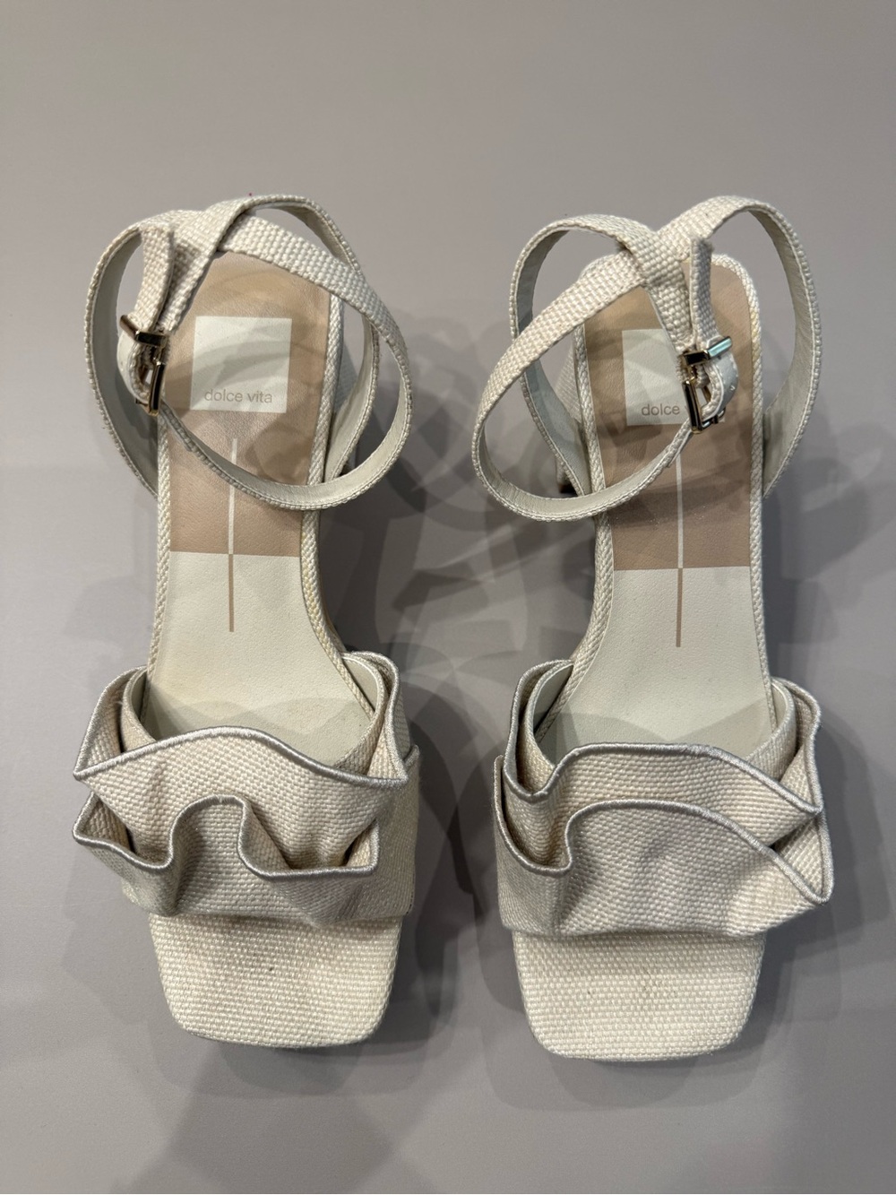 Dolce Vita Women's Cream Ruffled Ankle-Strap Sandals